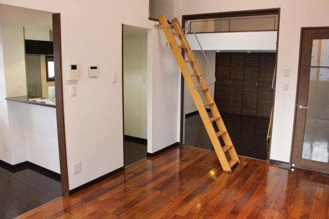 アルテマイスターグエルの居間・リビング