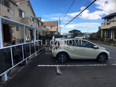 【駐車場】 | セレーノＣ | 駐車場があるので、車を買う予定の方も安心です