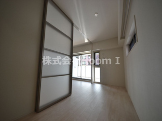 【寝室】 | ＯＰＵＳ　ＲＥＳＩＤＥＮＣＥ　ＳＨＩＮＳＡＩＢＡＳＨＩ　ＳＯＵＴＨ | 寝室にぴったりのお部屋です