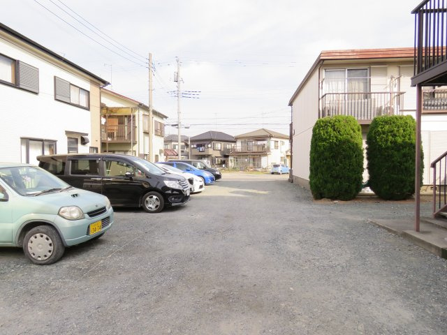 ドエル石原Ａの駐車場