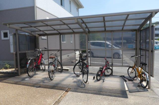 倉敷市西中新田のアパートのその他共用部分|自転車置き場
