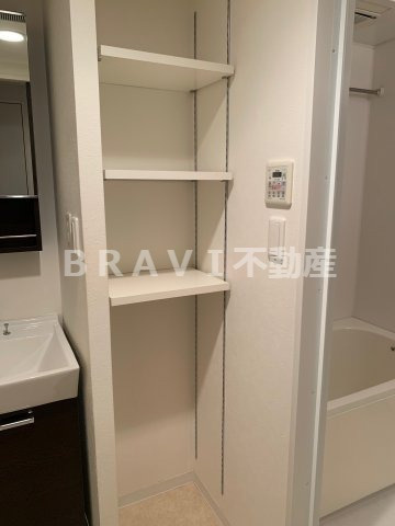 アプリーレ堺筋本町　BRAVI不動産の独立洗面台|【アプリーレ堺筋本町】朝の身支度には欠かせない独立洗面化粧台