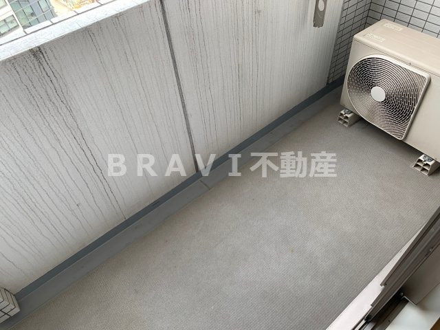 アプリーレ堺筋本町　BRAVI不動産のバルコニー|【アプリーレ堺筋本町】外からの目が気にならないバルコニーで洗濯物が干せます