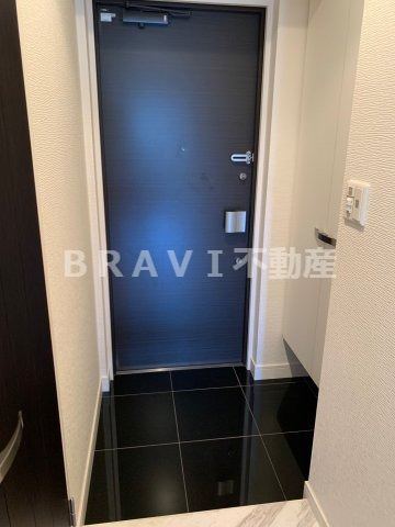 アプリーレ堺筋本町　BRAVI不動産の玄関|【アプリーレ堺筋本町】毎日通る玄関はこちらです