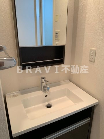 アプリーレ堺筋本町　BRAVI不動産の独立洗面台|【アプリーレ堺筋本町】独立洗面台あり、毎朝おしゃれに忙しい女性の方におすすめです