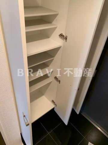 アプリーレ堺筋本町　BRAVI不動産の収納|【アプリーレ堺筋本町】シューズボックス