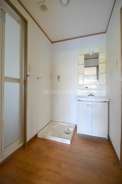 広島市西区己斐上２丁目の一戸建ての洗面所