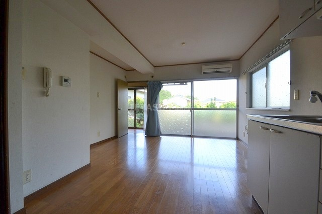 広島市西区己斐上２丁目の一戸建ての居間・リビング