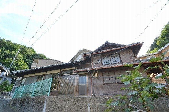 広島市西区己斐上２丁目の一戸建ての外観