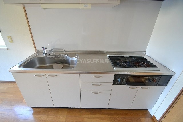 広島市西区己斐上２丁目の一戸建てのキッチン
