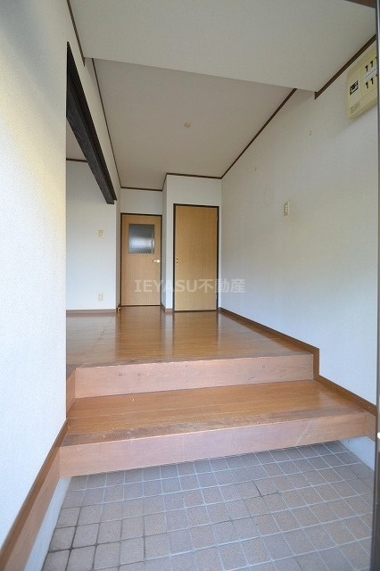 広島市西区己斐上２丁目の一戸建ての玄関