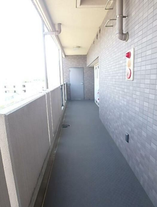 アラモード・メゾンの玄関