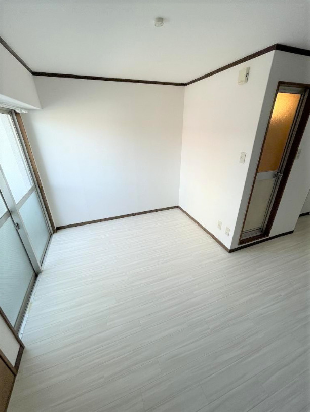 平成ビルの居間・リビング|使いやすい居間です