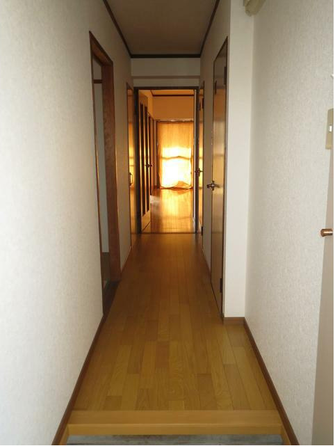 No.6山一ビルの玄関|明るい玄関です