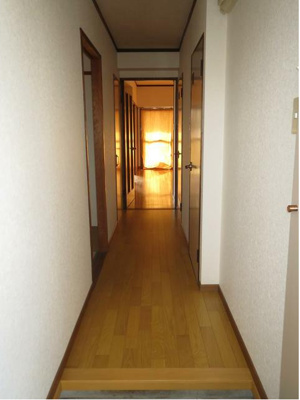 【玄関】 | No.6山一ビル | 明るい玄関です