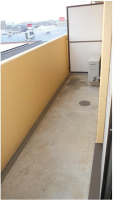 【バルコニー】 | No.6山一ビル | 暖かな日差しのふりそそぐバルコニー