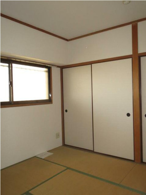 【寝室】 | No.6山一ビル | 広くて明るい寝室