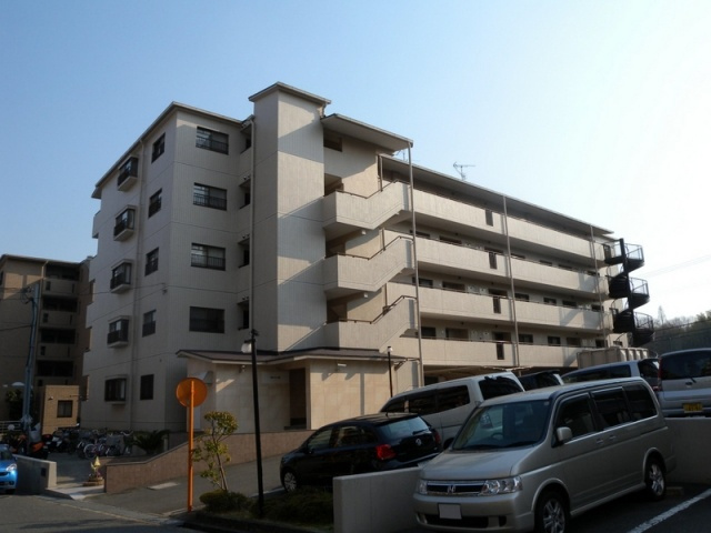 香里ヶ丘Ⅰ番館の外観