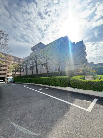 東急ドエル府中ビレジⅡの駐車場