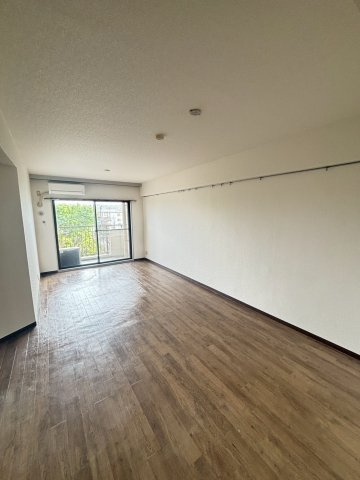 東急ドエル府中ビレジⅡの居間・リビング