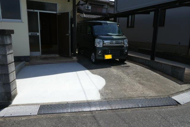 庄新町木村貸家の駐車場