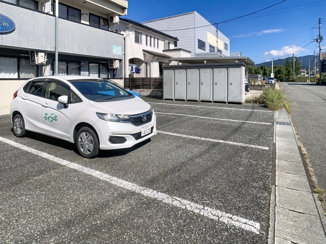 ドリームシティの駐車場