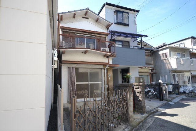 堺市東区野尻町　中古戸建の前面道路含む現地写真
