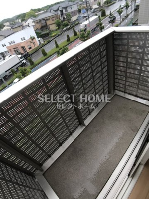 【バルコニー】 | プレミアム井田 | 外からの目が気にならないバルコニーで洗濯物が干せます