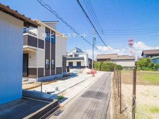 【前面道路含む現地写真】