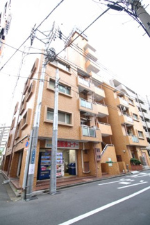 【外観】 | 安心の「新耐震基準」で建築されたマンション外観です！「生麦」駅平坦徒歩5分の好立地！
