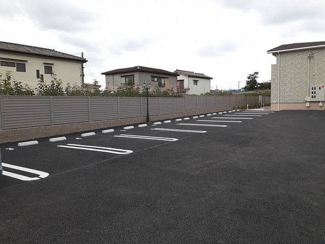 ステラの駐車場