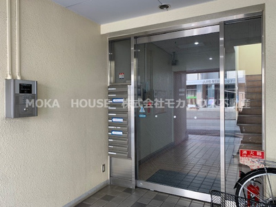 【エントランス】 | あづみマンション | エントランスです