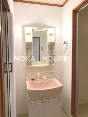 【洗面所】 | あづみマンション | ゆったりとスペースのある洗面所