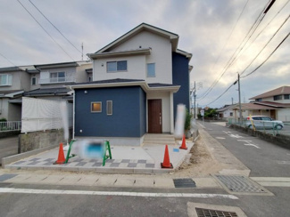 【前面道路含む現地写真】