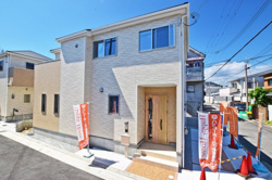 西宮市浜甲子園２丁目　新築戸建　１号棟
