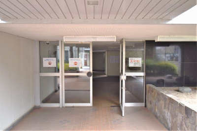 【エントランス】 | 京王多摩川コーポラス | 管理体制良好。手入れの行き届いたエントランス。