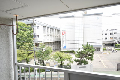 【展望】 | 京王多摩川コーポラス | 武蔵野の緑を存分に楽しめるのは、低層住宅地域ならではの眺望。夜は星空を見ながらご家族で語り合いを…