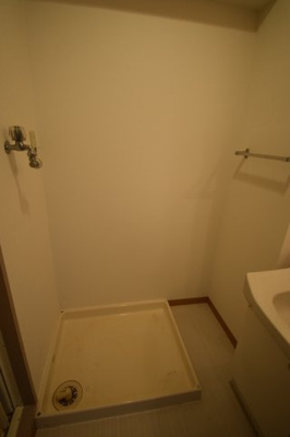 【設備】 | グランディール湊川 | 室内洗濯機置場