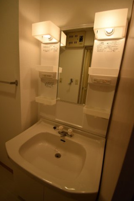 【独立洗面台】 | グランディール湊川 | 朝の身支度には欠かせない独立洗面化粧台