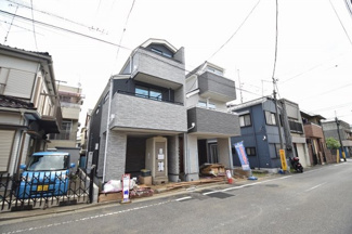 【外観】 | 幼稚園、小中学校が徒歩圏内にあり子育ても安心の新築物件！