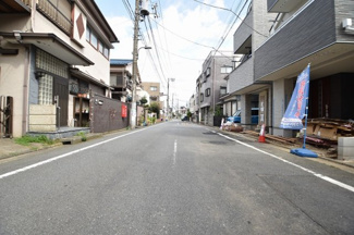 【前面道路含む現地写真】 | たっぷりの陽光が注ぐ落ち着いた雰囲気の住宅街！
