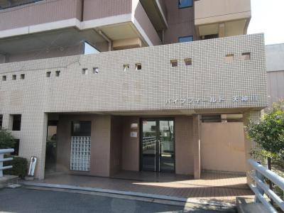 パインフィールド天神川のエントランス