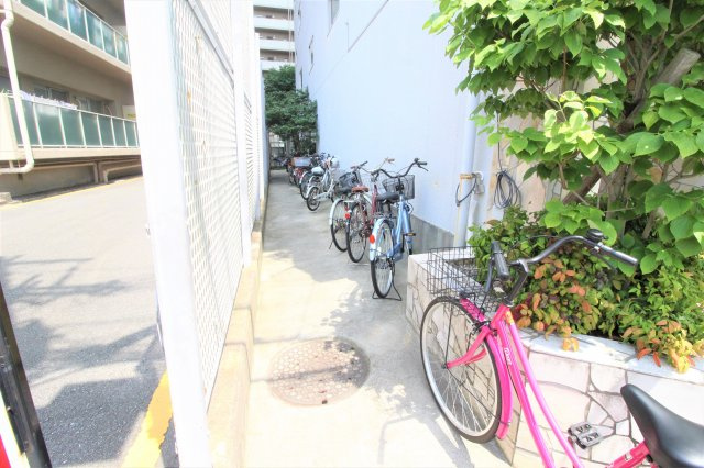 【その他共用部分】 | 菱屋西ロイヤルハイツ | 駐輪場