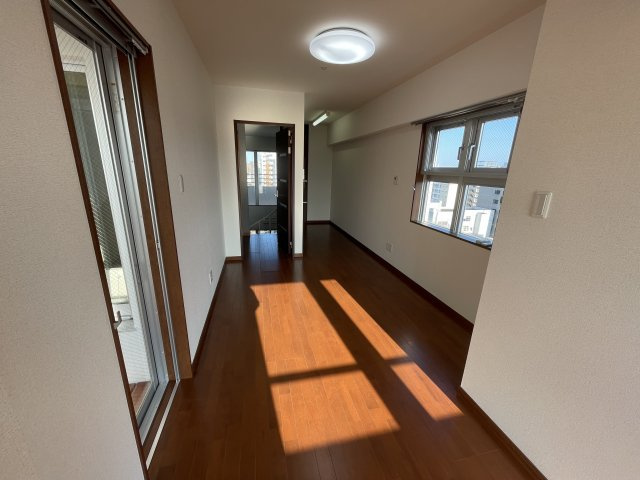 アルテサウスタワーの洋室