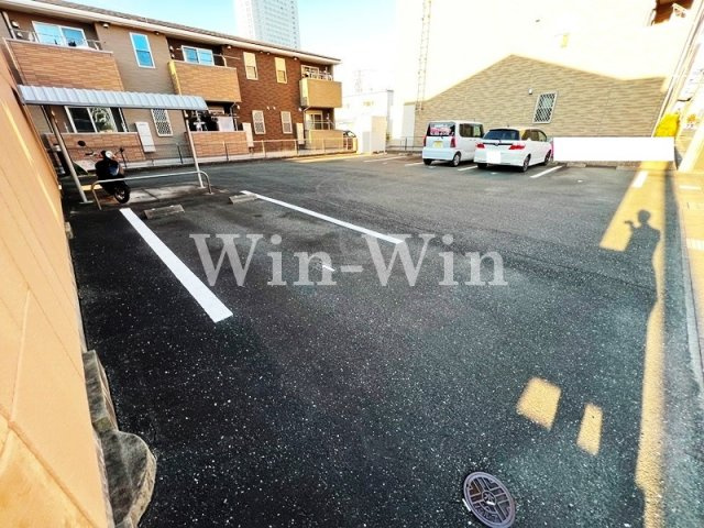 グランディール中浜の駐車場