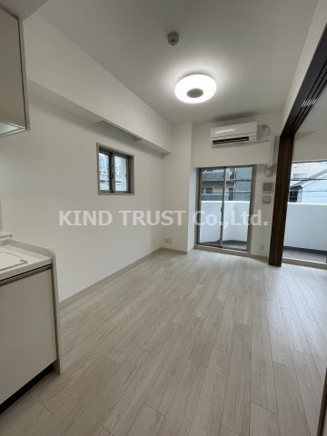 エステムコート新梅田の居間・リビング|こちらのリビングで趣味の時間をお楽しみください