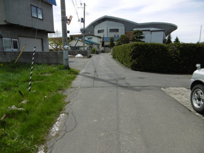 【前面道路含む現地写真】 | 黒石市ぐみの木・土地