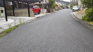 【前面道路含む現地写真】