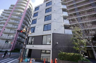 【外観】 | 鉄筋コンクリート造のがっちりとした建物。