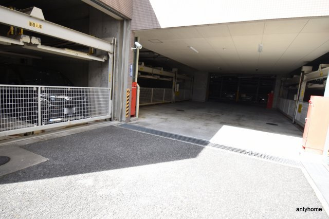 ネバーランド北大阪　仲介手数料無料の駐車場